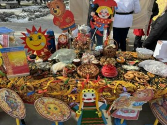 Масленичные гулянья на площади Победы в Цимлянске